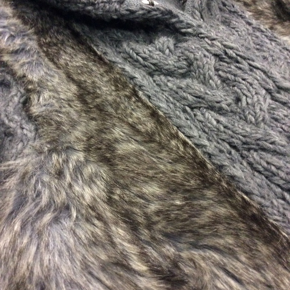 Zara Knit And Fur Vest - Picture 6 of 7